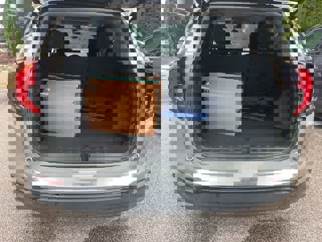 Certified 2023 GMC Terrain SLE w/ Driver Convenience Package FWD image 9