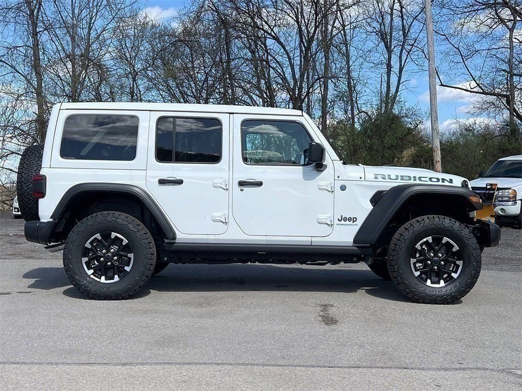 New 2025 Jeep Wrangler Unlimited Rubicon 4xe w/ Technology Group AWD/4WD image 7