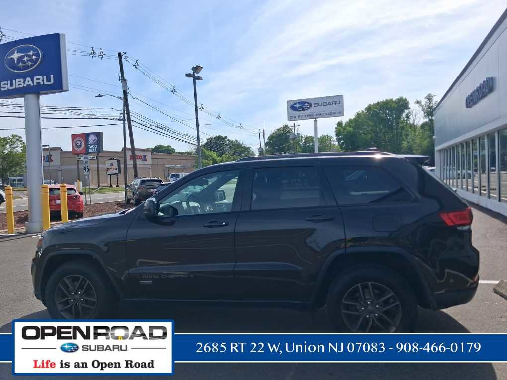 Used 2016 Jeep Grand Cherokee Laredo 75th Anniversary AWD/4WD image 6