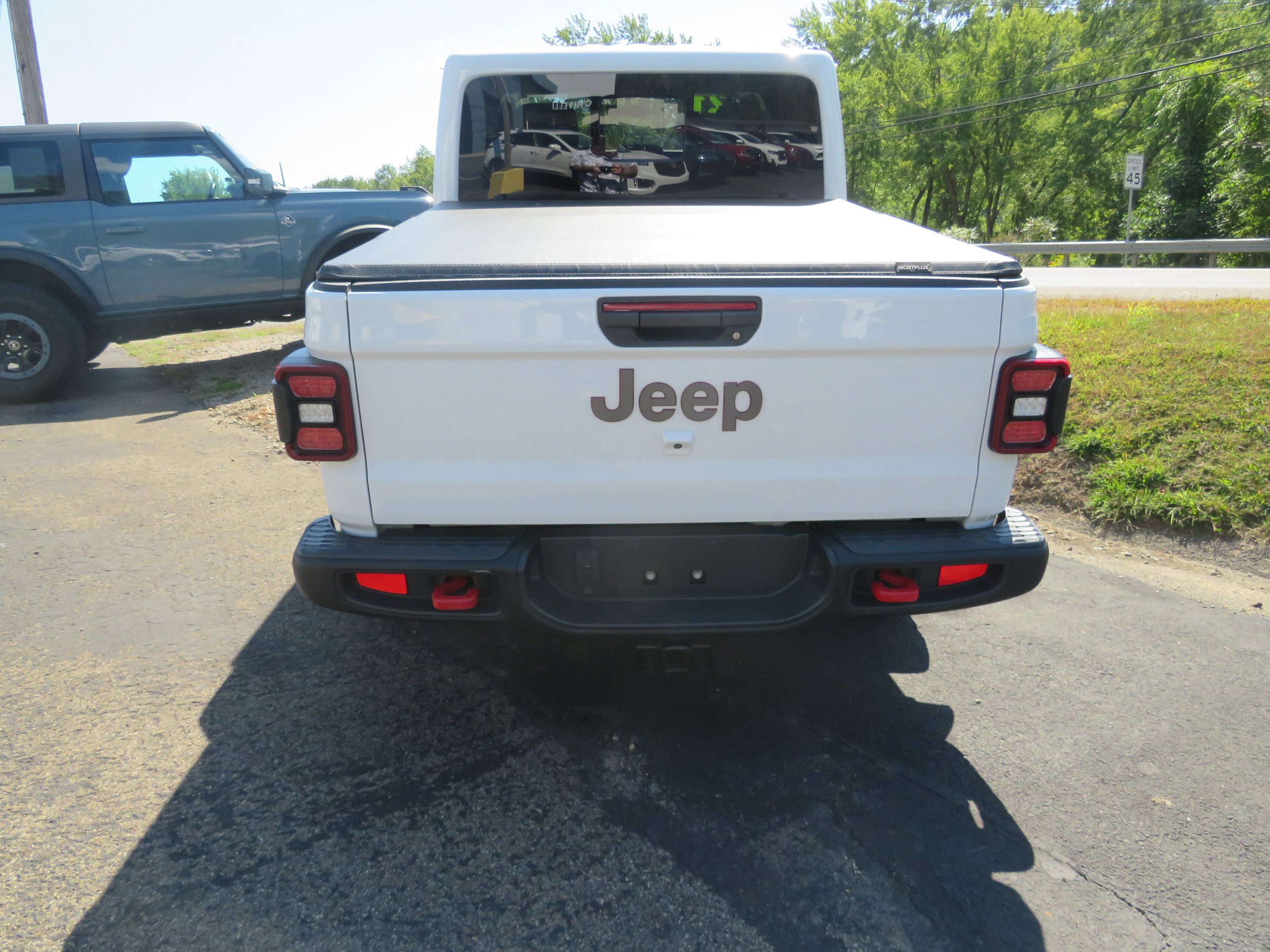 Used 2021 Jeep Gladiator Rubicon AWD/4WD image 6
