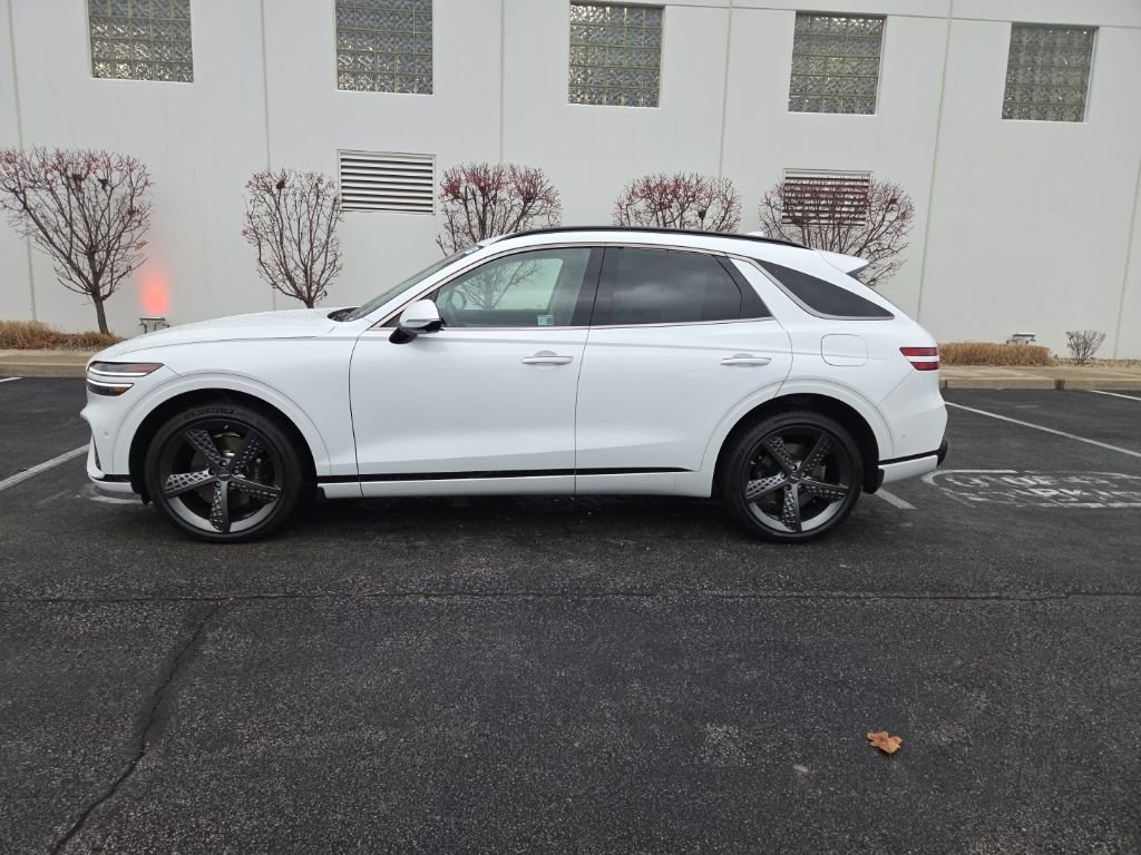 Used 2025 Genesis GV70 3.5T Sport w/ Sport Advanced Package image 5