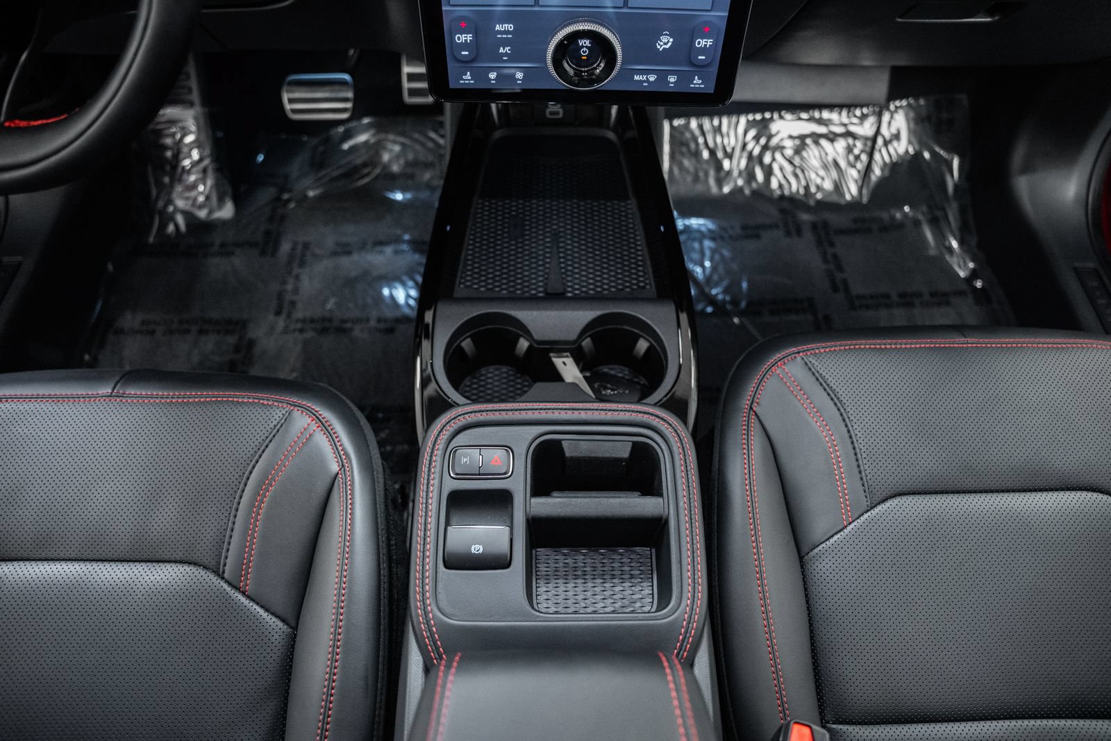 Certified 2025 Ford Mustang Mach-E Premium w/ Sport Appearance Package AWD/4WD image 28