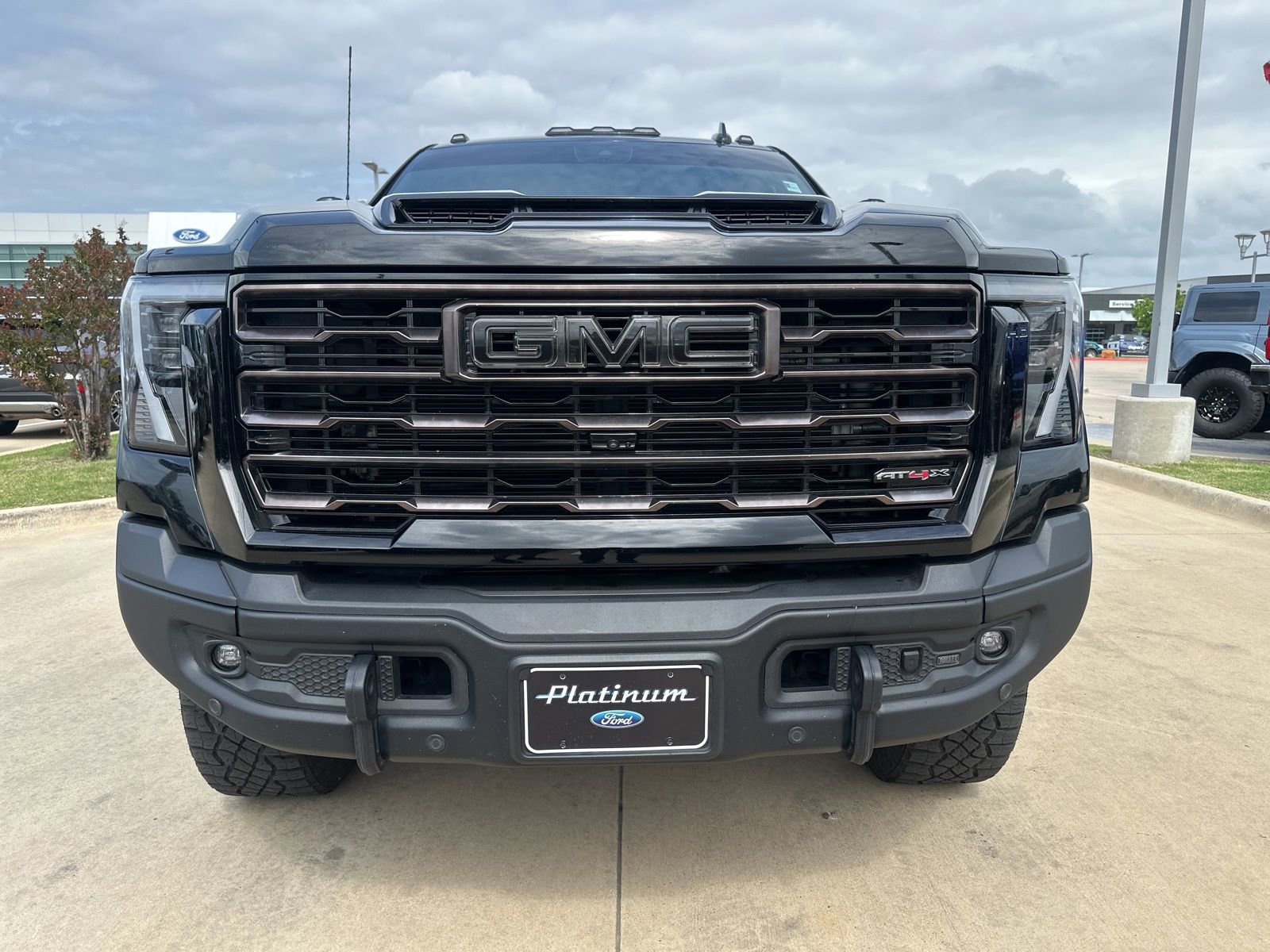 Used 2024 GMC Sierra 2500 AT4X w/ AT4X AEV Edition AWD/4WD image 9