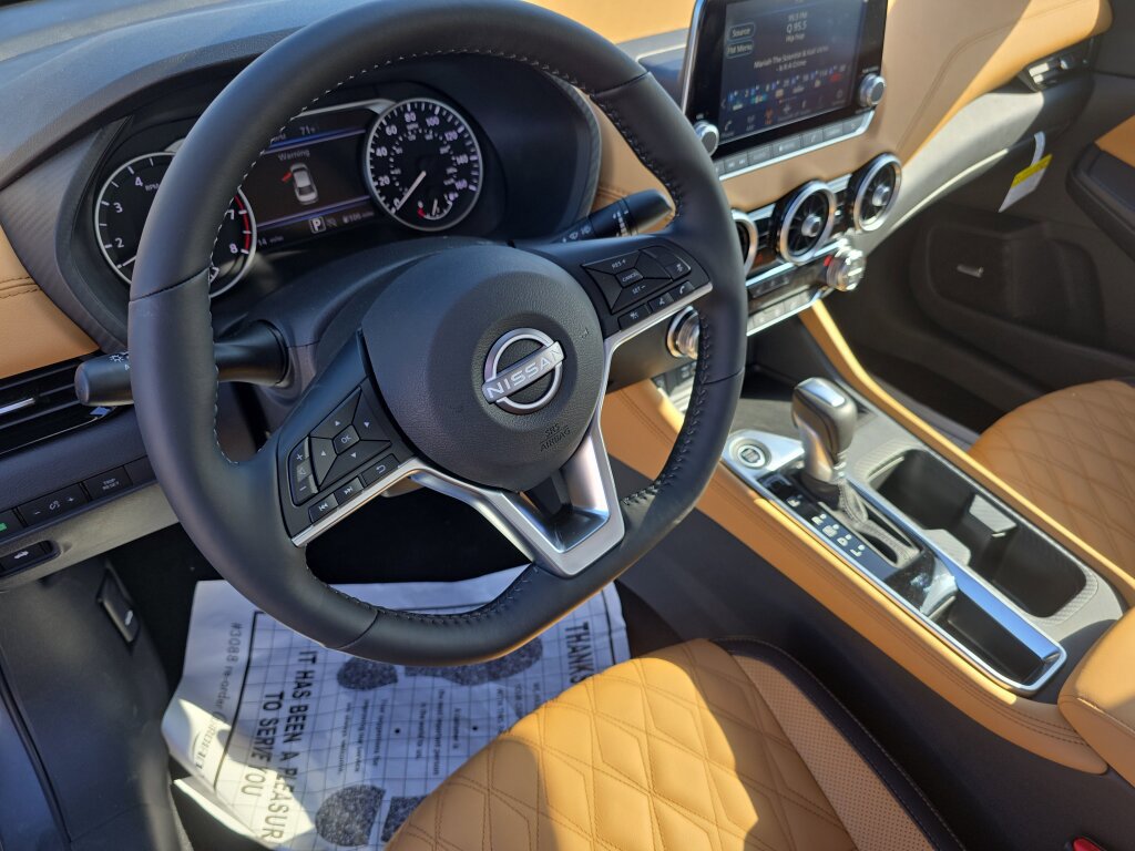 Used 2025 Nissan Sentra SV w/ SV Premium Package image 6
