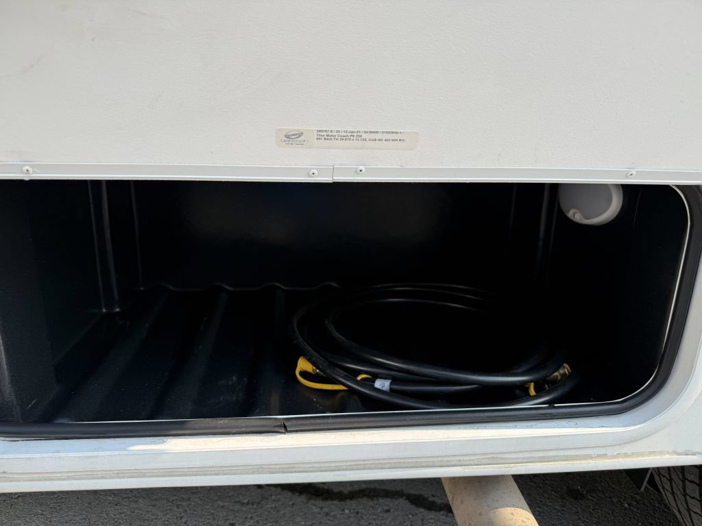 Used 2021 Ford E-450 and Econoline 450 Super Duty w/ Motorhome Prep Package RWD image 18