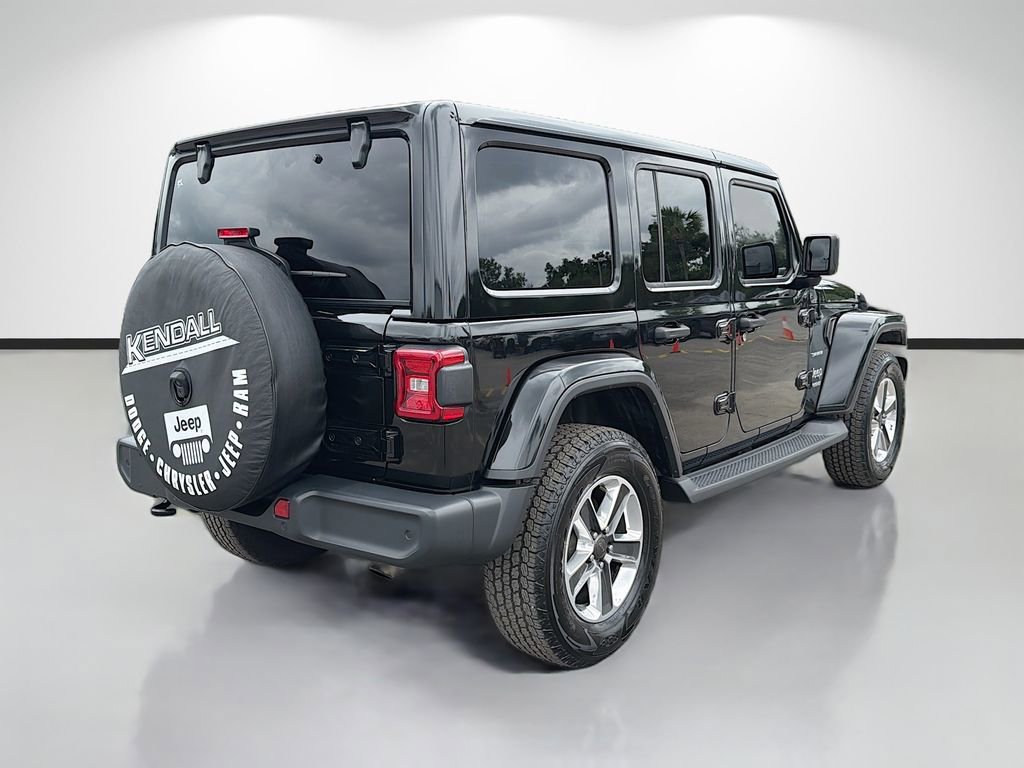 Used 2018 Jeep Wrangler Unlimited Sahara AWD/4WD image 3