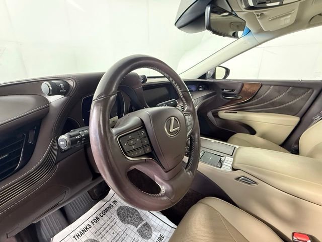 Used 2019 Lexus LS 500 w/ Accessory Package (Z2) RWD image 19