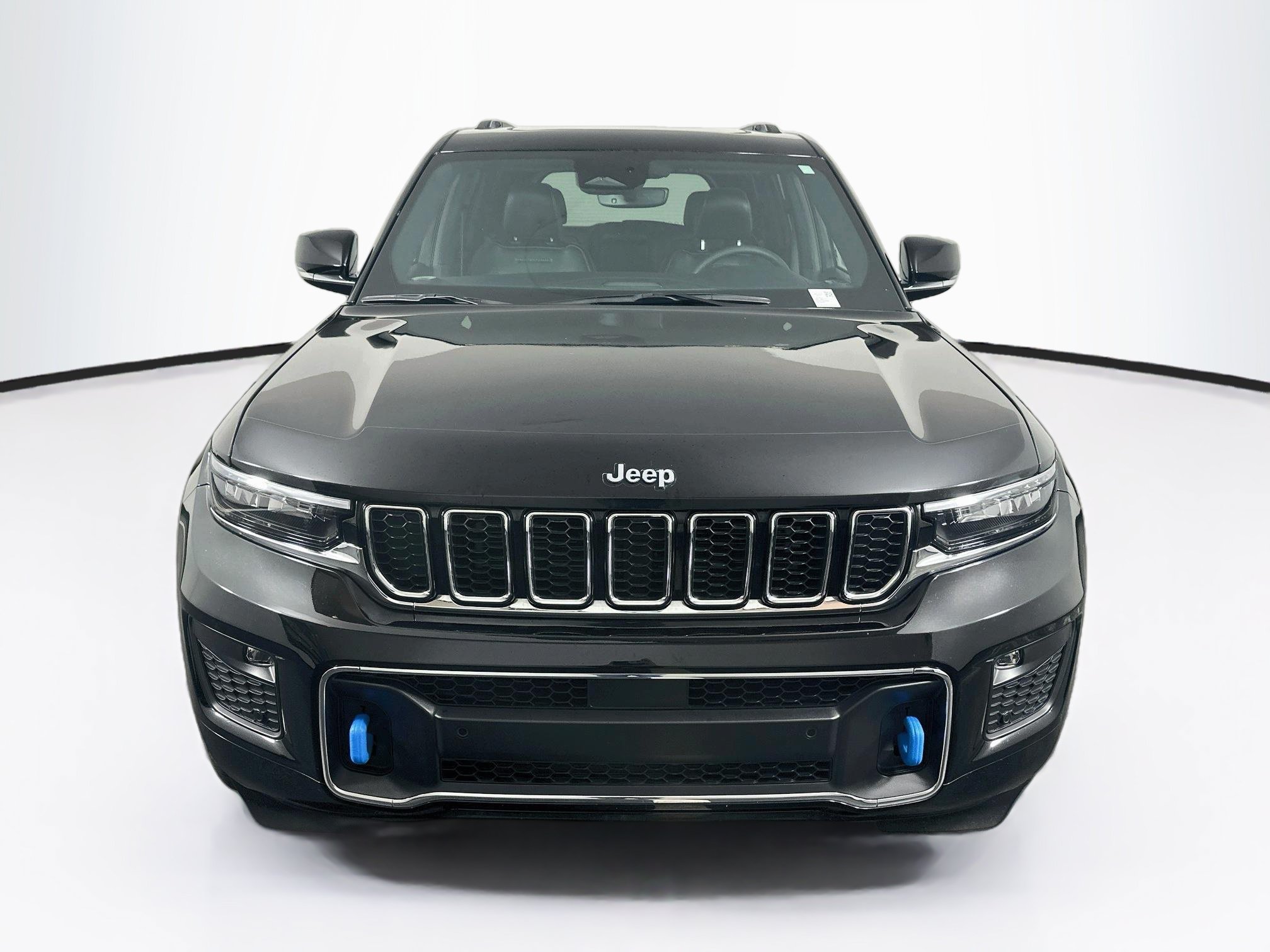 Used 2022 Jeep Grand Cherokee Overland w/ MOPAR Finishing Package AWD/4WD image 2
