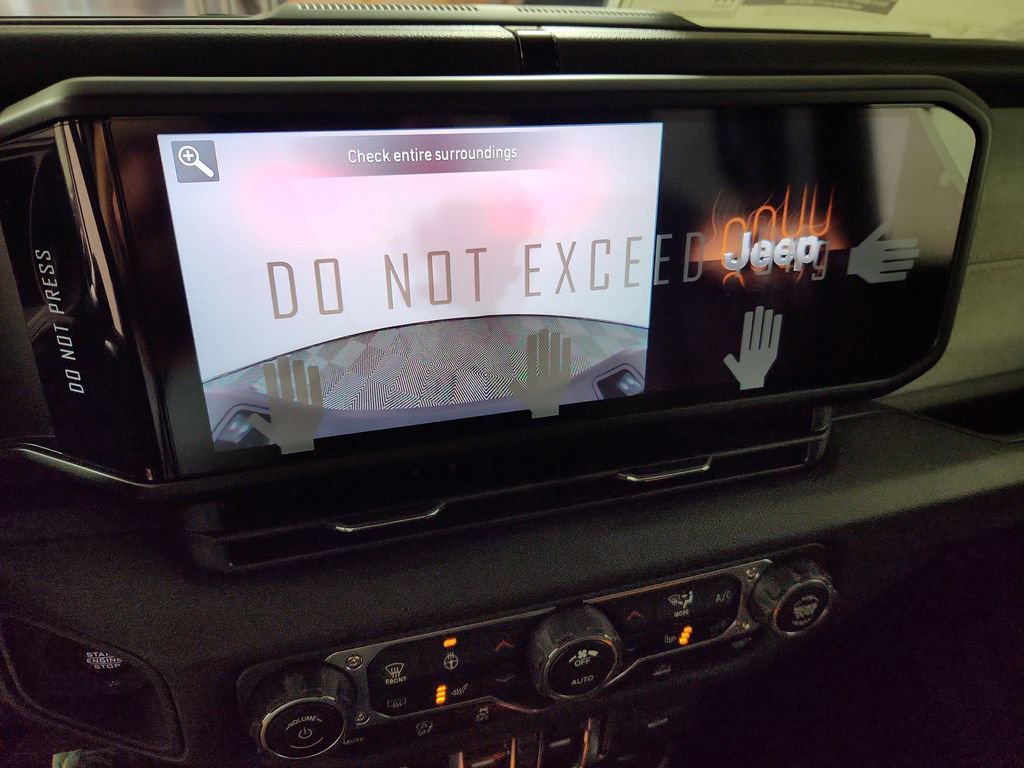 New 2025 Jeep Gladiator Sport image 28