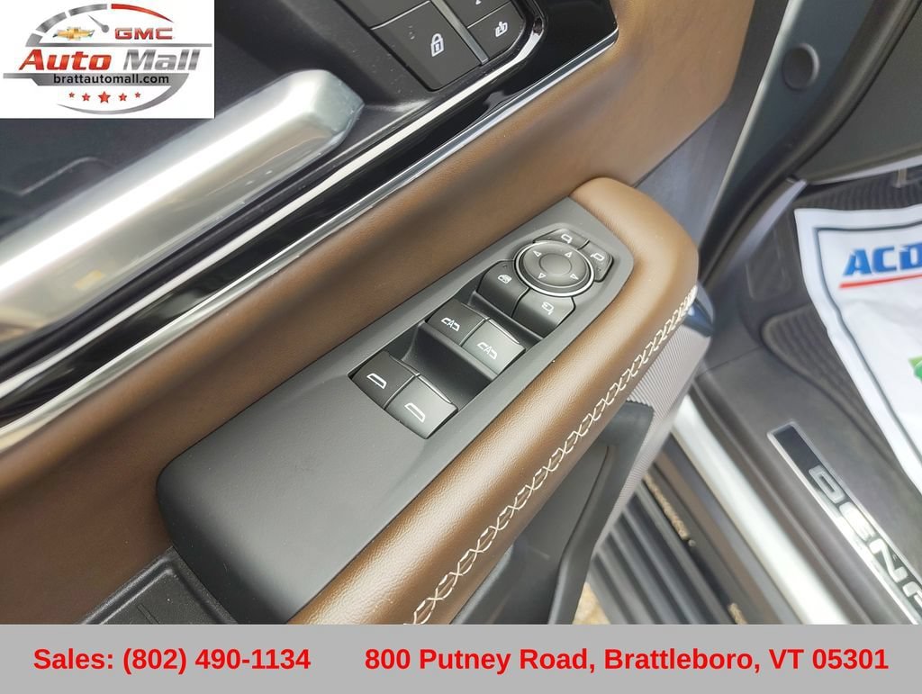 Used 2025 GMC Yukon XL Denali Ultimate AWD/4WD image 13