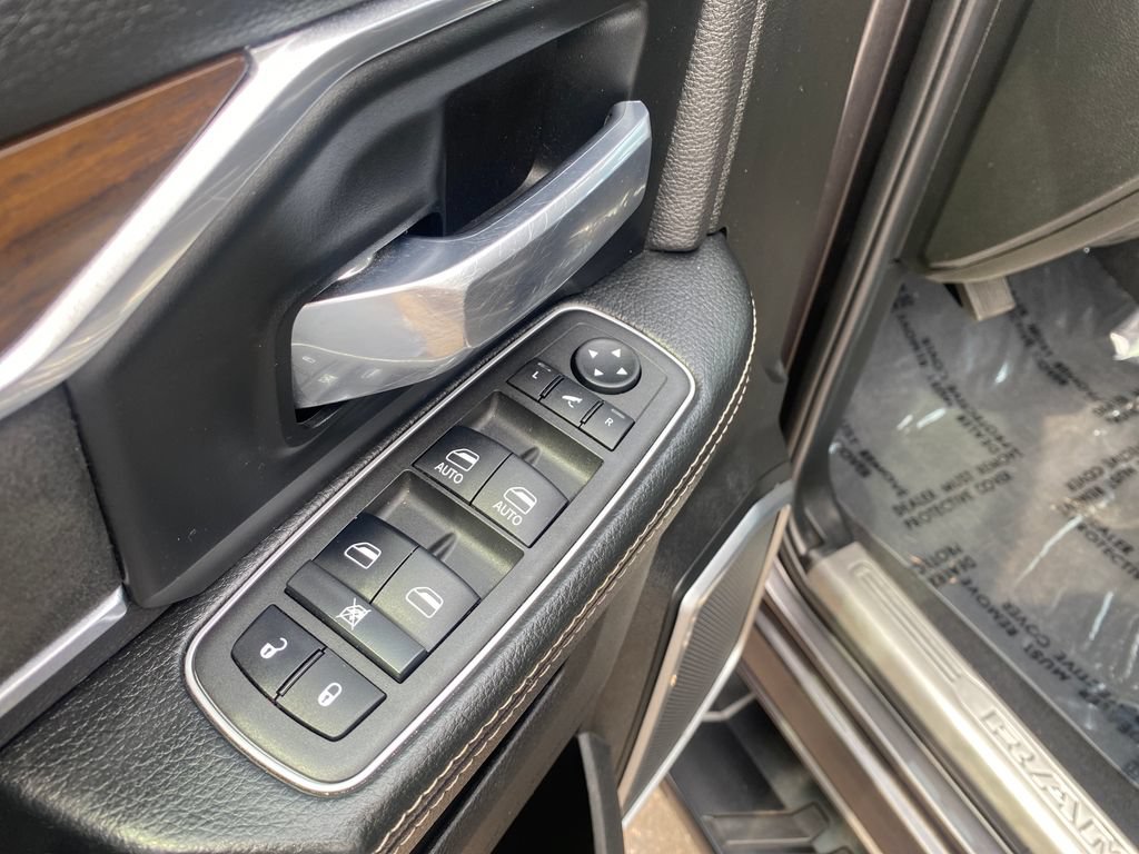 Used 2022 RAM 2500 Laramie AWD/4WD image 11