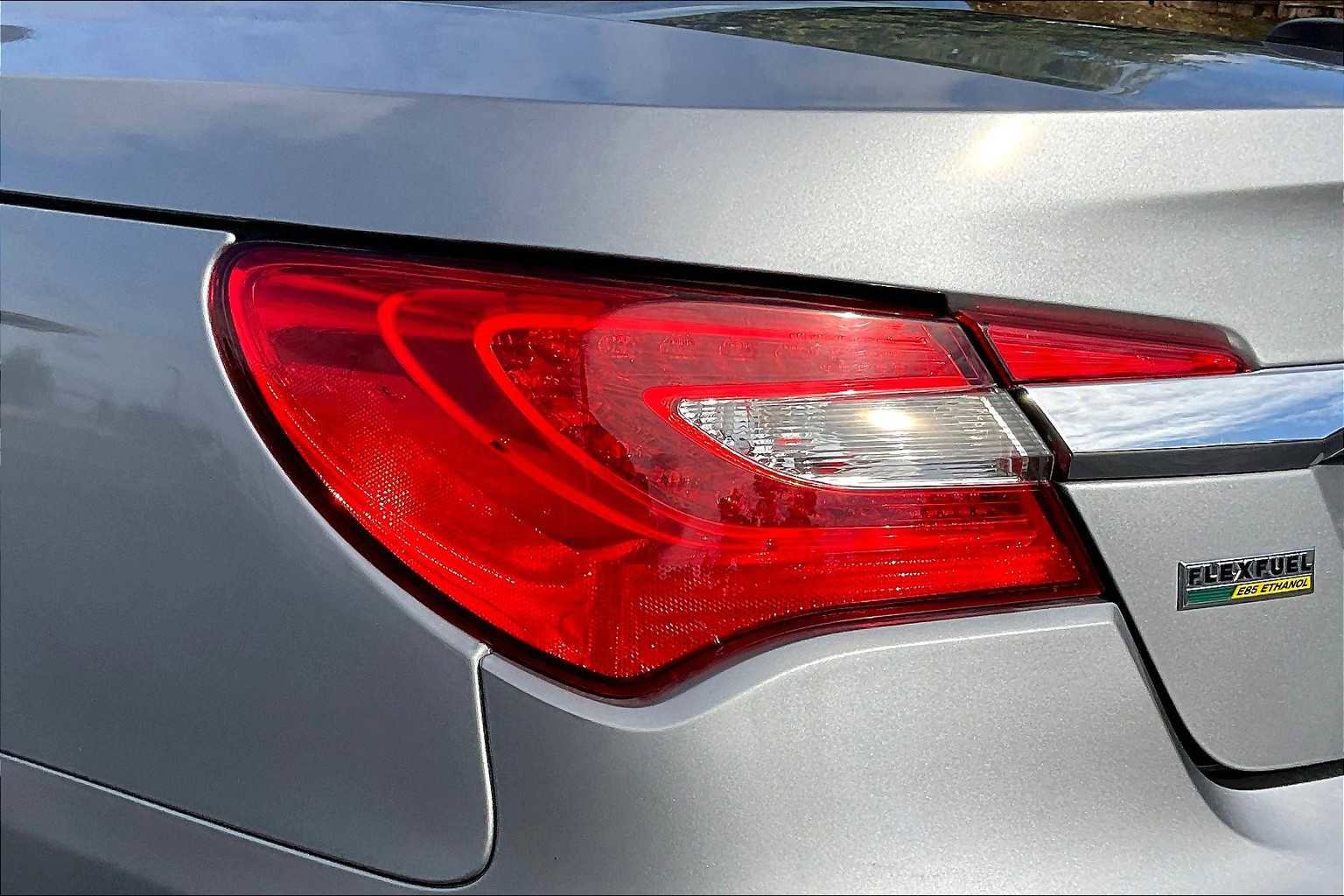 Used 2013 Chrysler 200 Touring image 30