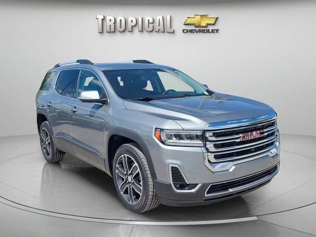 Used 2023 GMC Acadia SLT w/ Technology Package FWD image 2