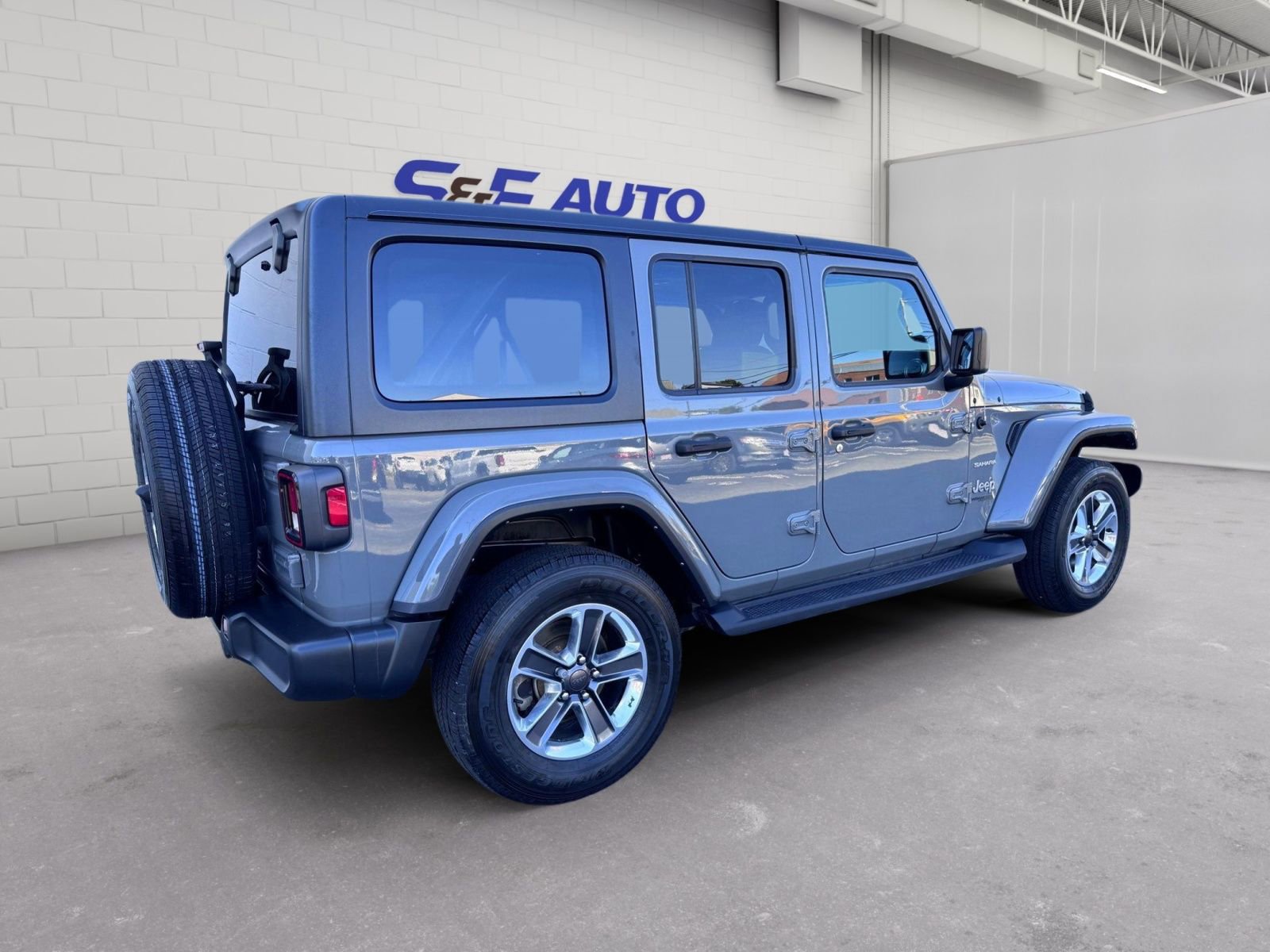 Used 2021 Jeep Wrangler Unlimited Sahara w/ Uconnect 4C Nav & Sound Group image 6