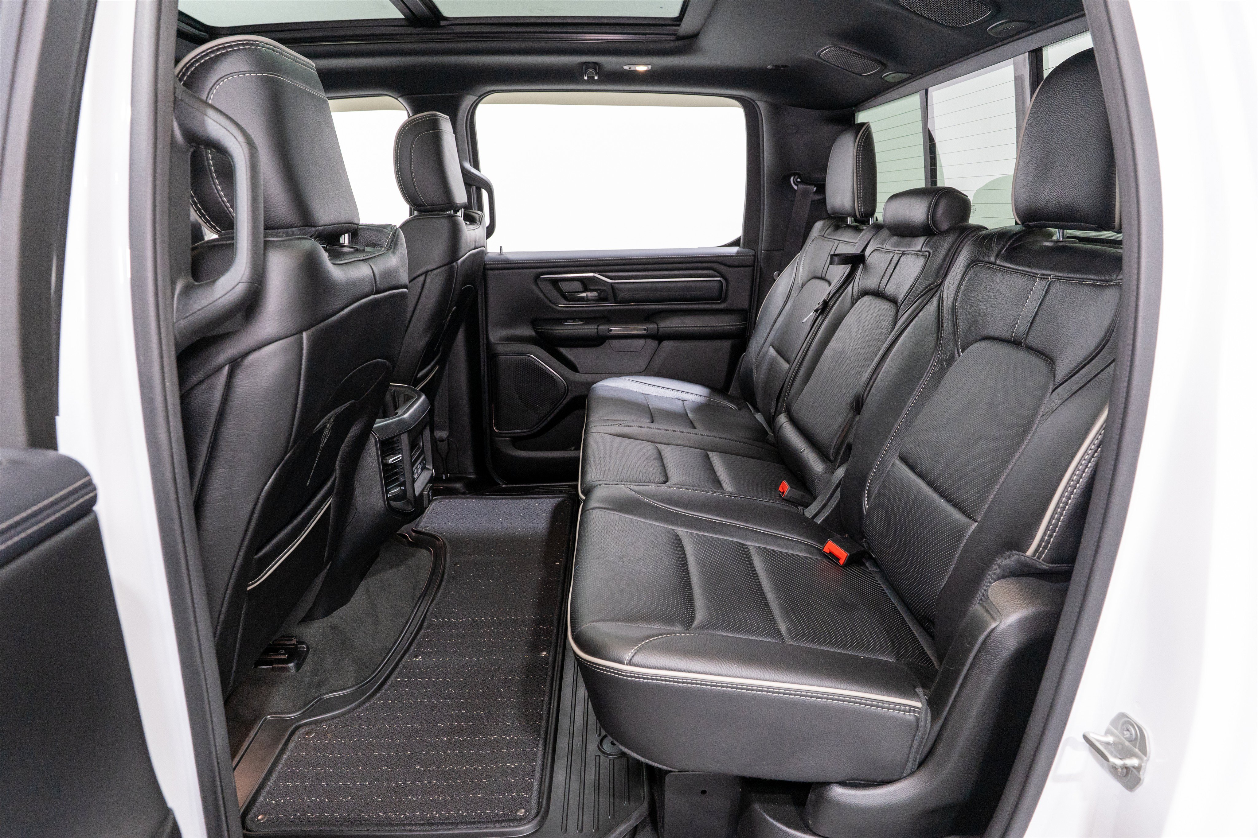 Used 2024 RAM 1500 Limited AWD/4WD image 34
