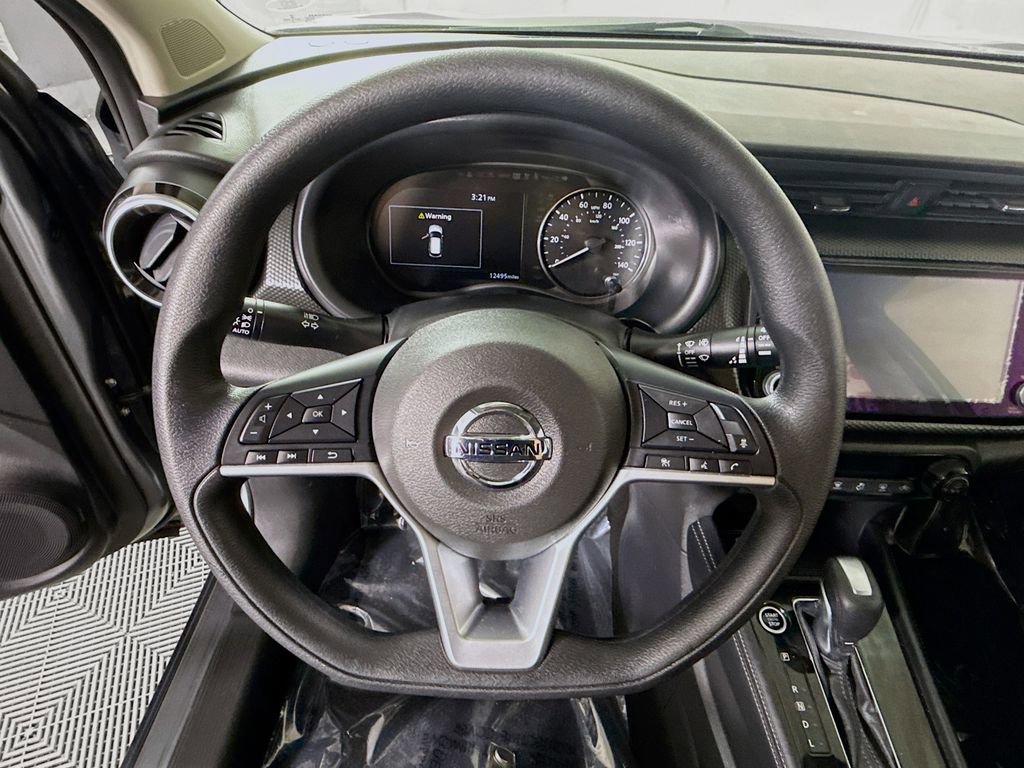 Certified 2021 Nissan Kicks SV FWD image 18