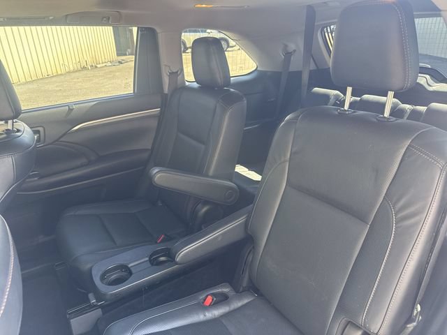Used 2019 Toyota Highlander Limited FWD image 16