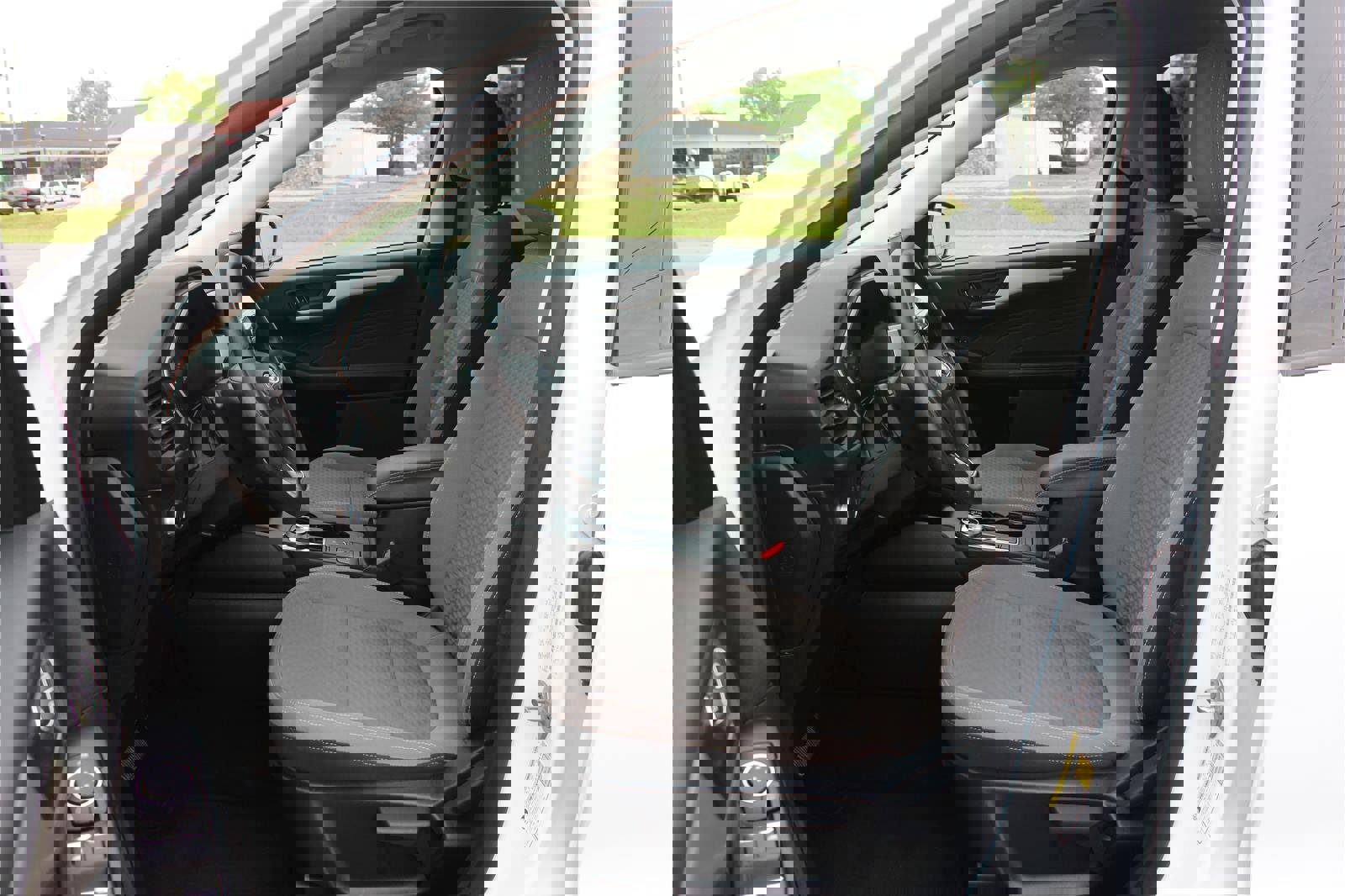 Used 2022 Ford Escape SE image 18