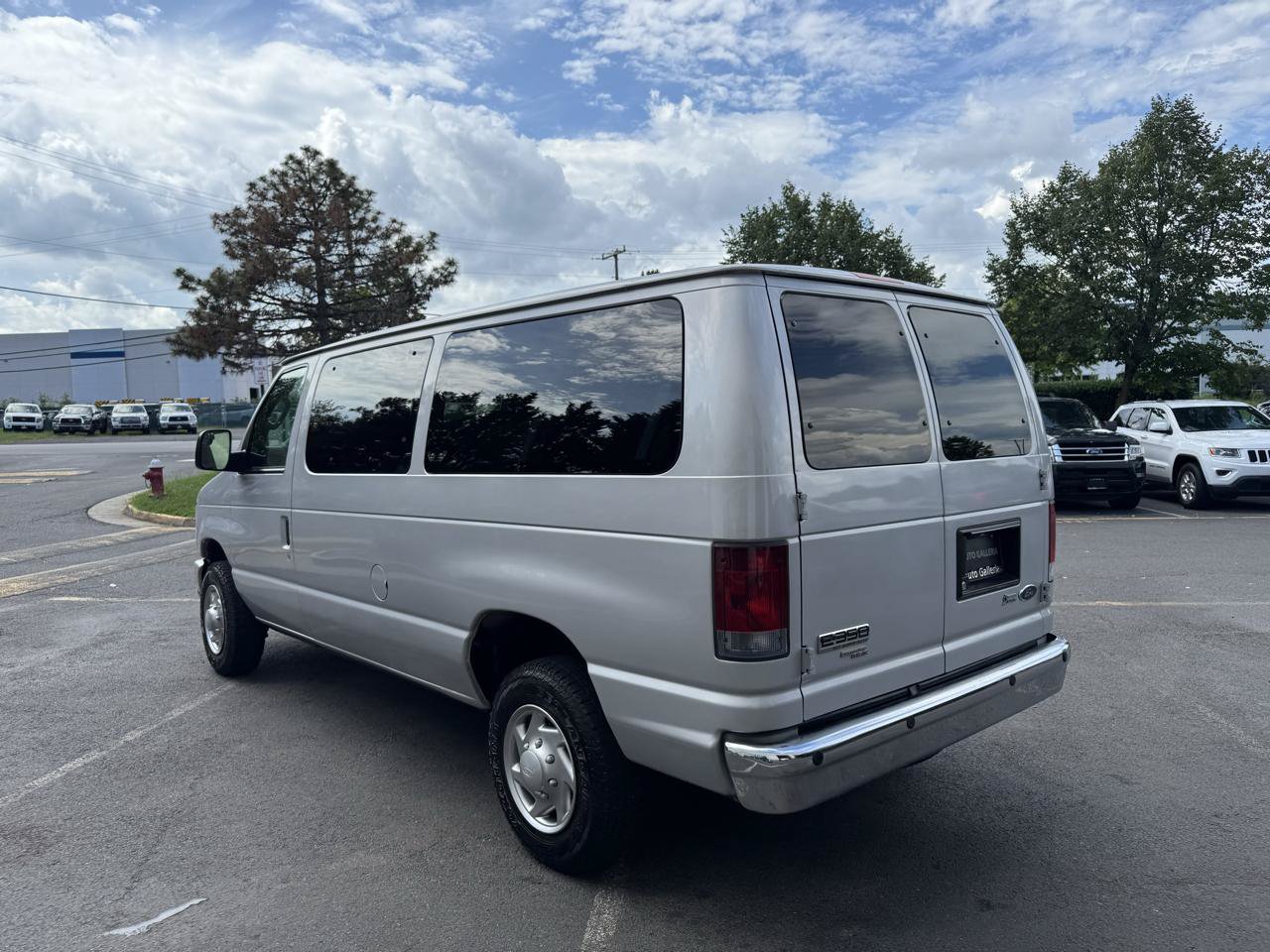 Used 2013 Ford E-350 and Econoline 350 XLT RWD image 22