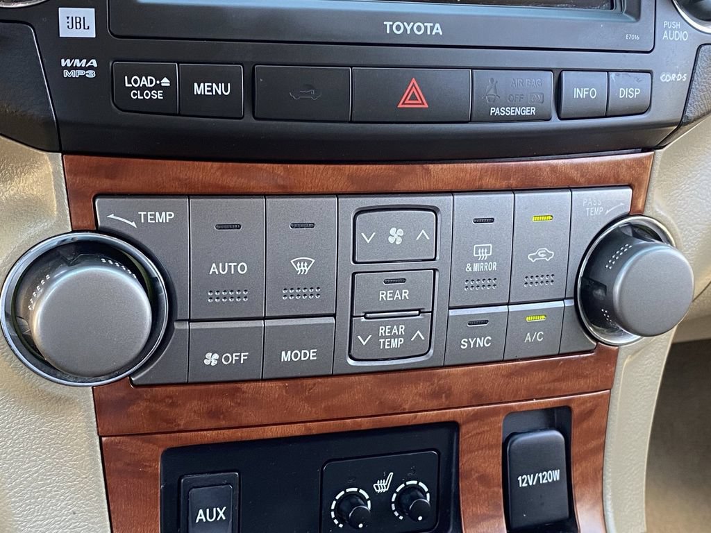 Used 2010 Toyota Highlander Limited FWD image 29