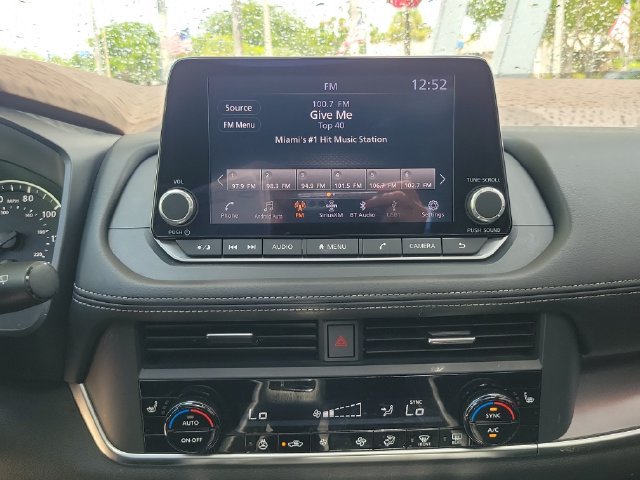 Used 2023 Nissan Rogue SV w/ SV Premium B Package FWD image 23