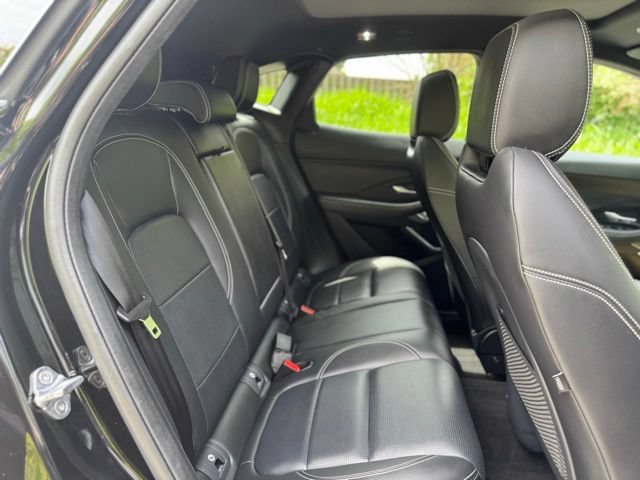 Certified 2024 Jaguar E-PACE R-Dynamic SE AWD/4WD image 17