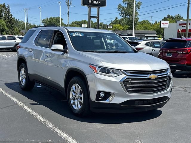 Used 2020 Chevrolet Traverse LT FWD image 2