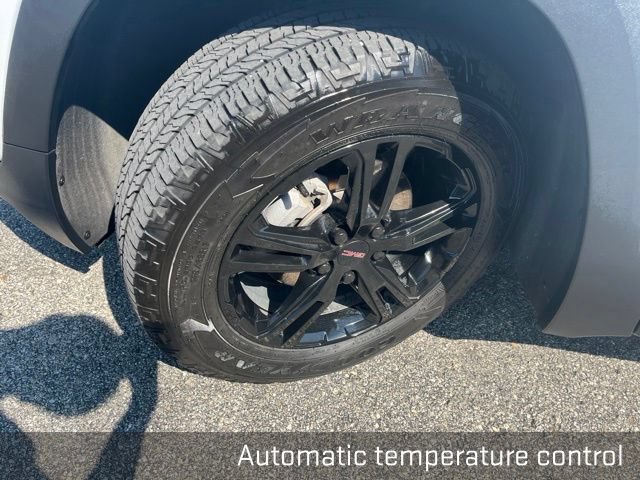 Used 2024 GMC Terrain AT4 w/ Tech Package AWD/4WD image 21