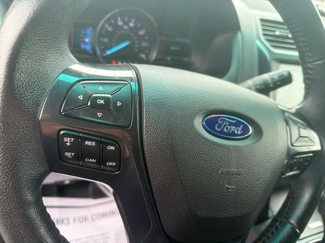 Used 2017 Ford Explorer XLT w/ Equipment Group 202A AWD/4WD image 16