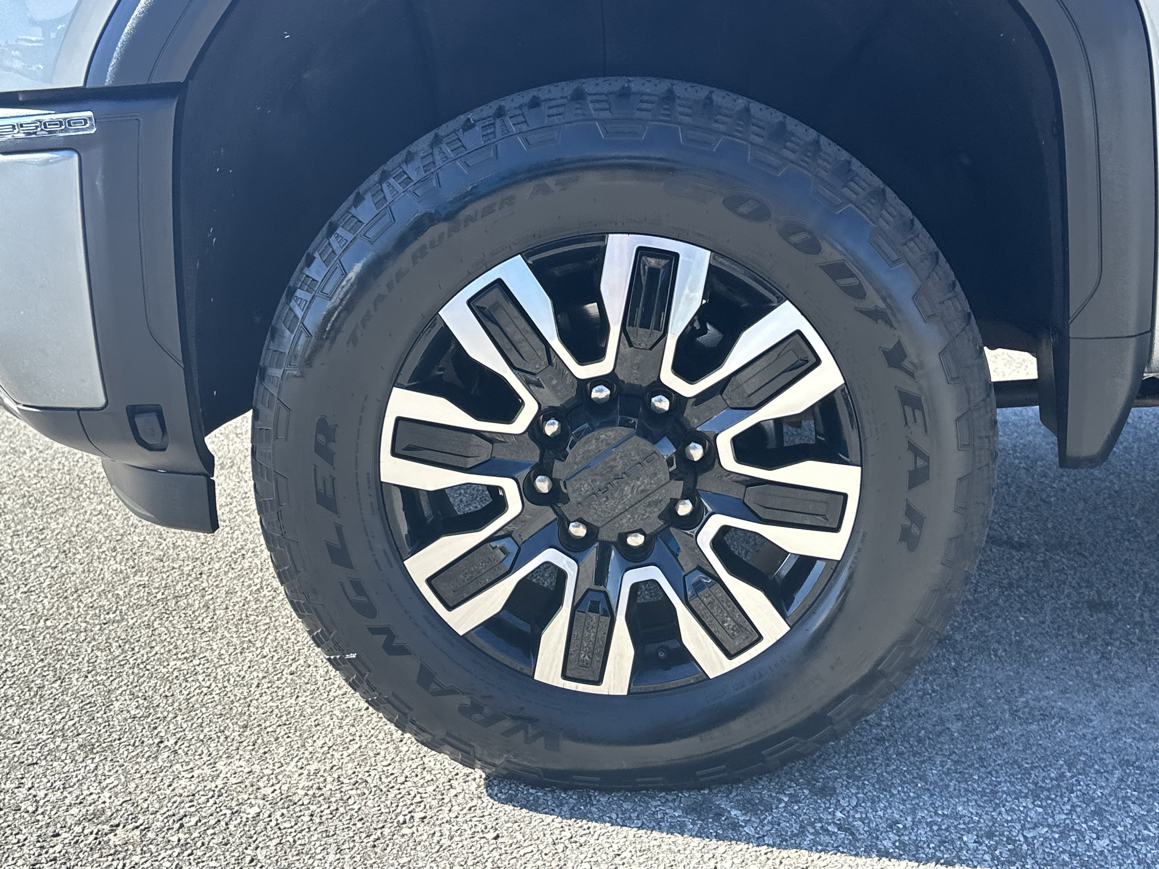 Used 2024 GMC Sierra 3500 Denali Ultimate image 8