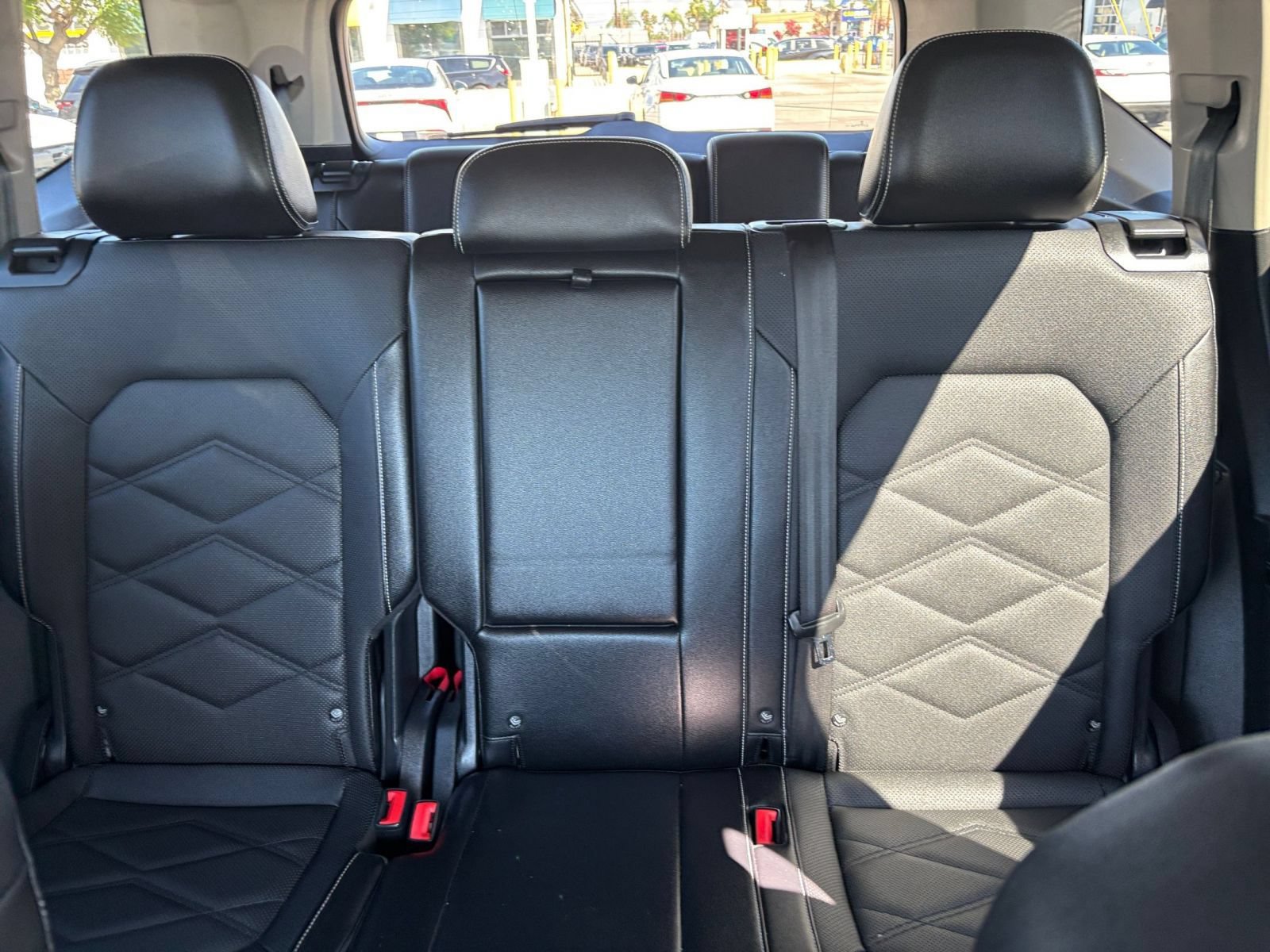Used 2024 Volkswagen Atlas SE AWD/4WD image 40