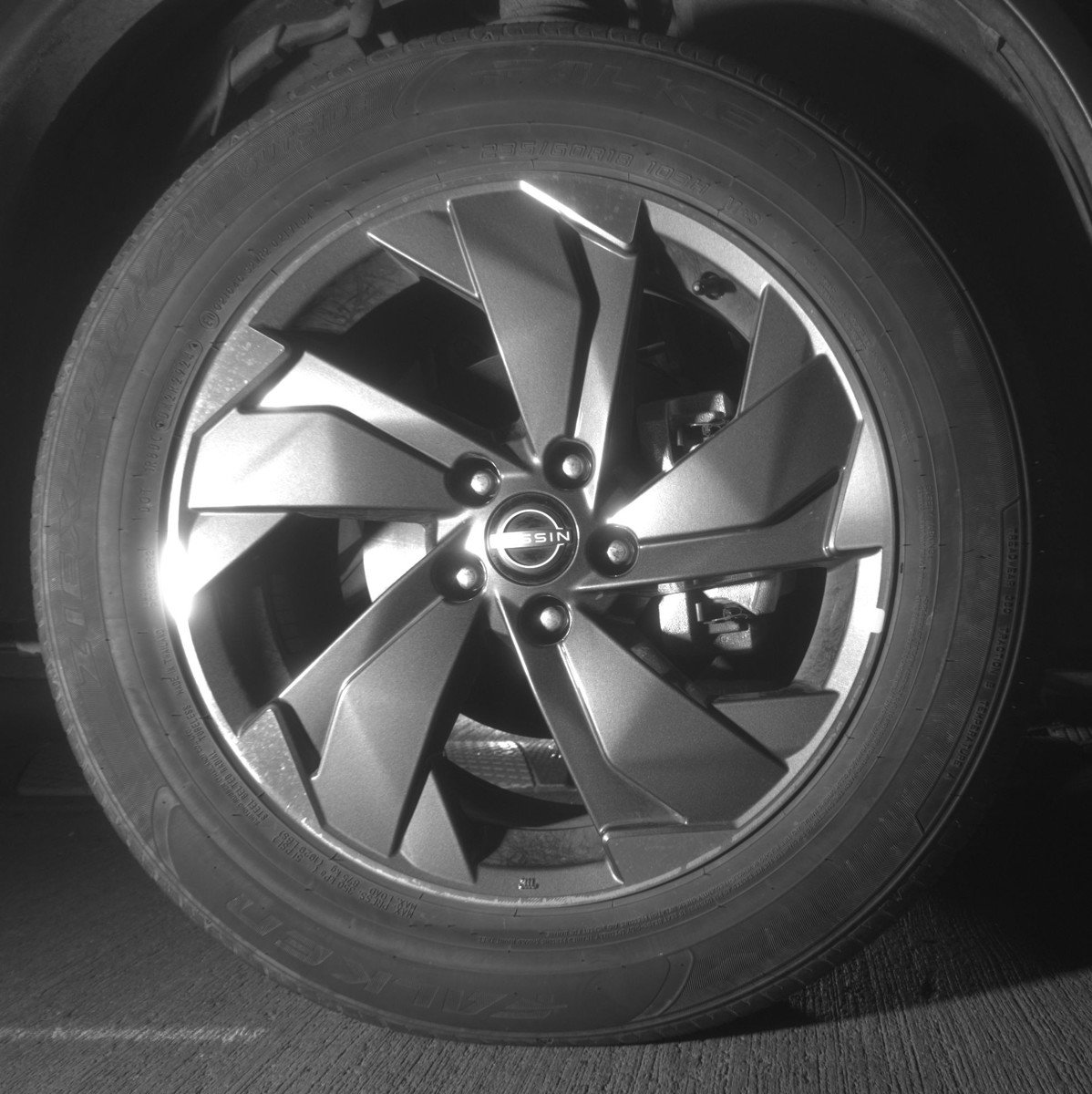 Used 2025 Nissan Rogue SV image 13