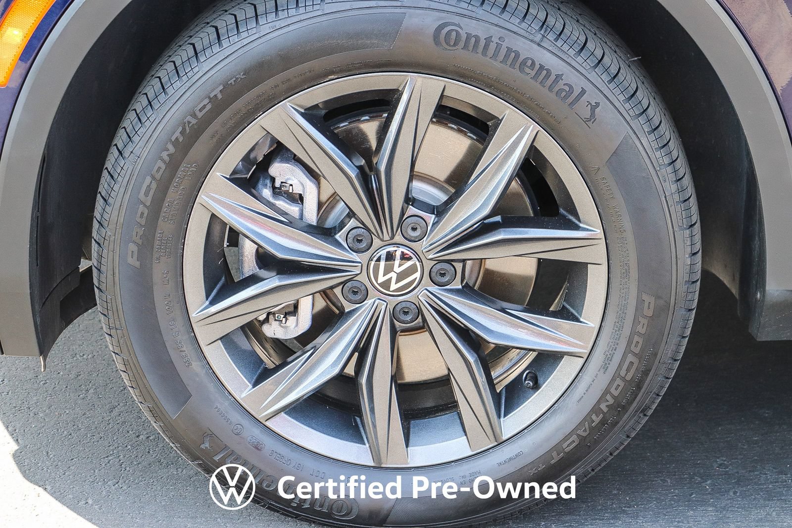 Used 2023 Volkswagen Tiguan SE w/ Panoramic Sunroof Package FWD image 12