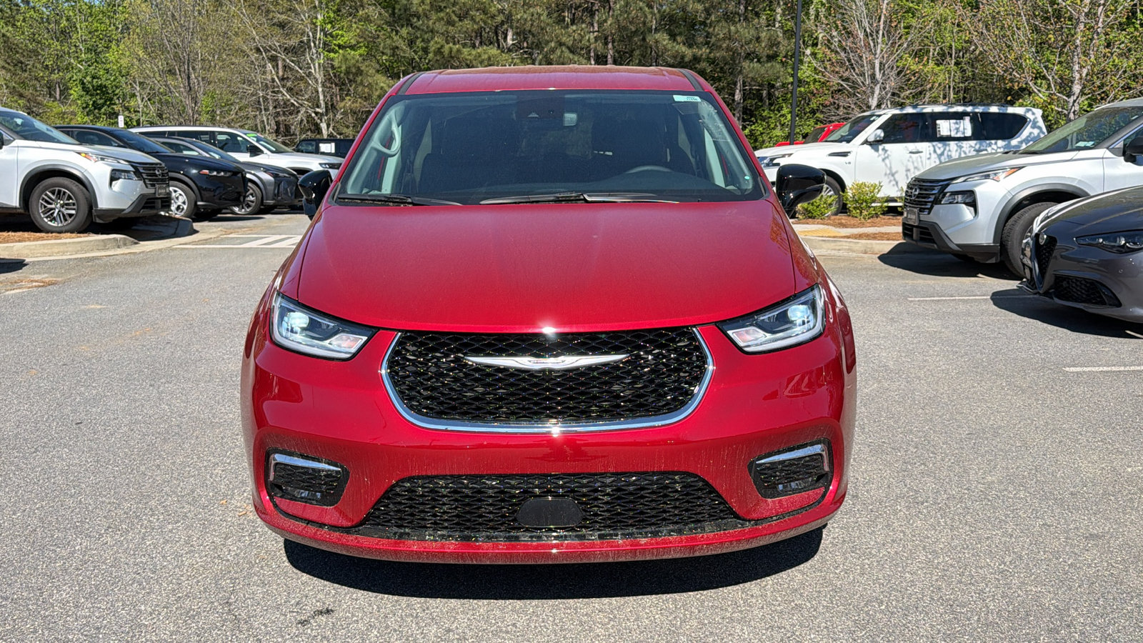 Certified 2024 Chrysler Pacifica Touring-L FWD image 3