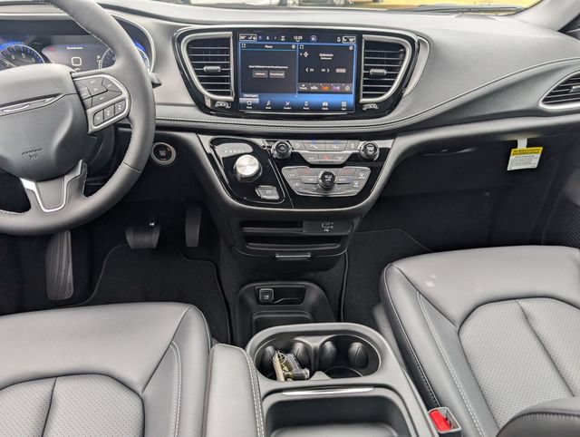 New 2027 Chrysler Pacifica Select FWD image 22