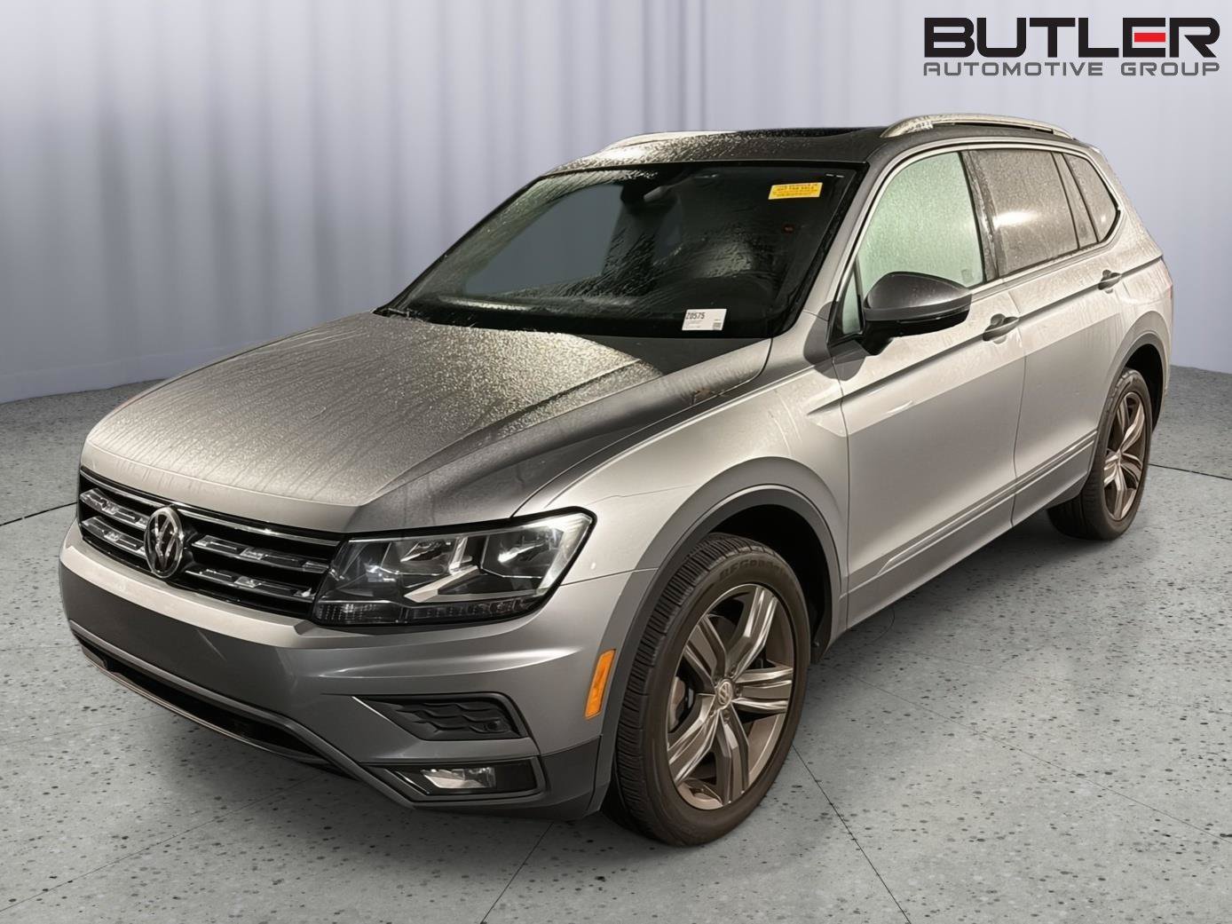 Used 2020 Volkswagen Tiguan SEL FWD image 2