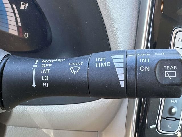 Used 2012 Nissan Leaf SL image 39