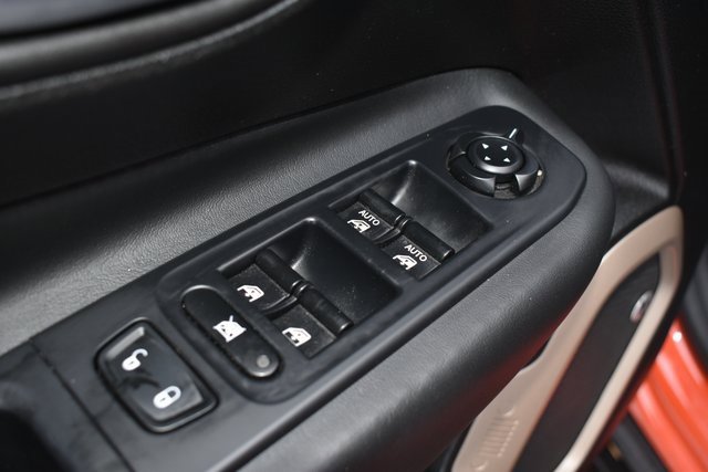 Used 2016 Jeep Renegade 75th Anniversary image 15