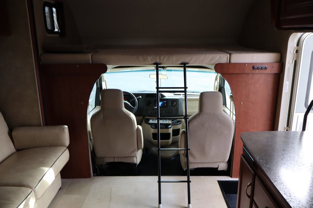 Used 2015 Ford E-450 and Econoline 450 Super Duty w/ Motorhome Prep Package image 30