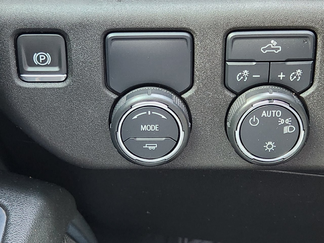 Used 2024 Chevrolet Silverado 1500 LT RWD image 21