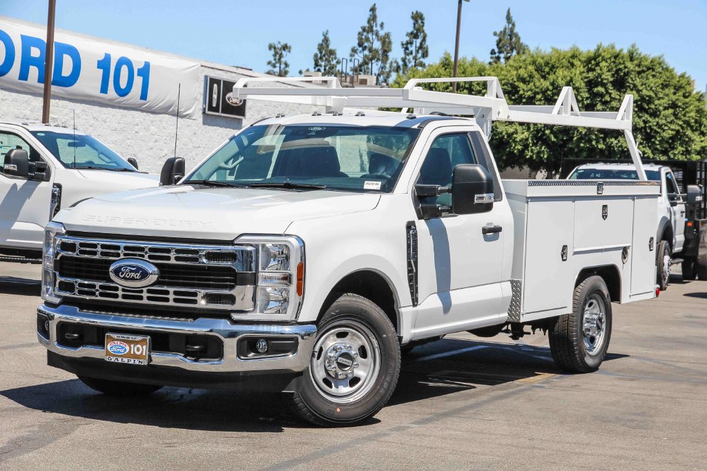 New 2025 Ford F350 XL w/ XL Chrome Package
