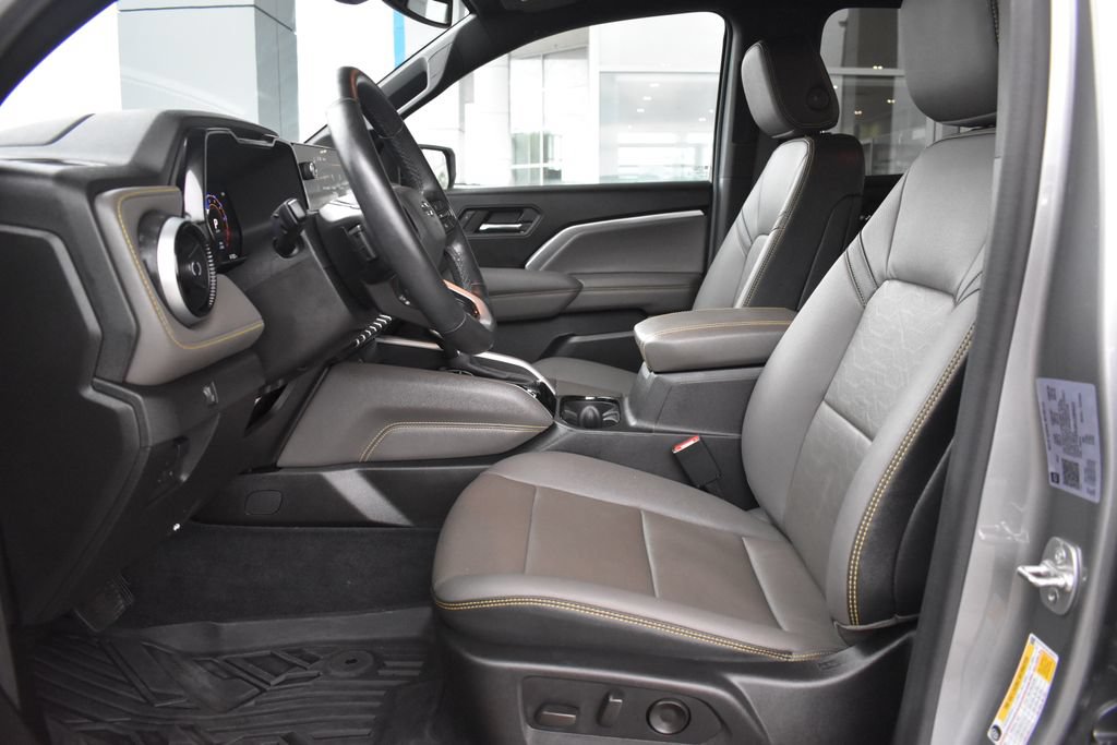 Used 2024 Chevrolet Colorado ZR2 w/ ZR2 Convenience Package III AWD/4WD image 4