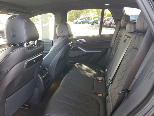 Used 2024 BMW X5 xDrive40i w/ M Sport Package AWD/4WD image 14