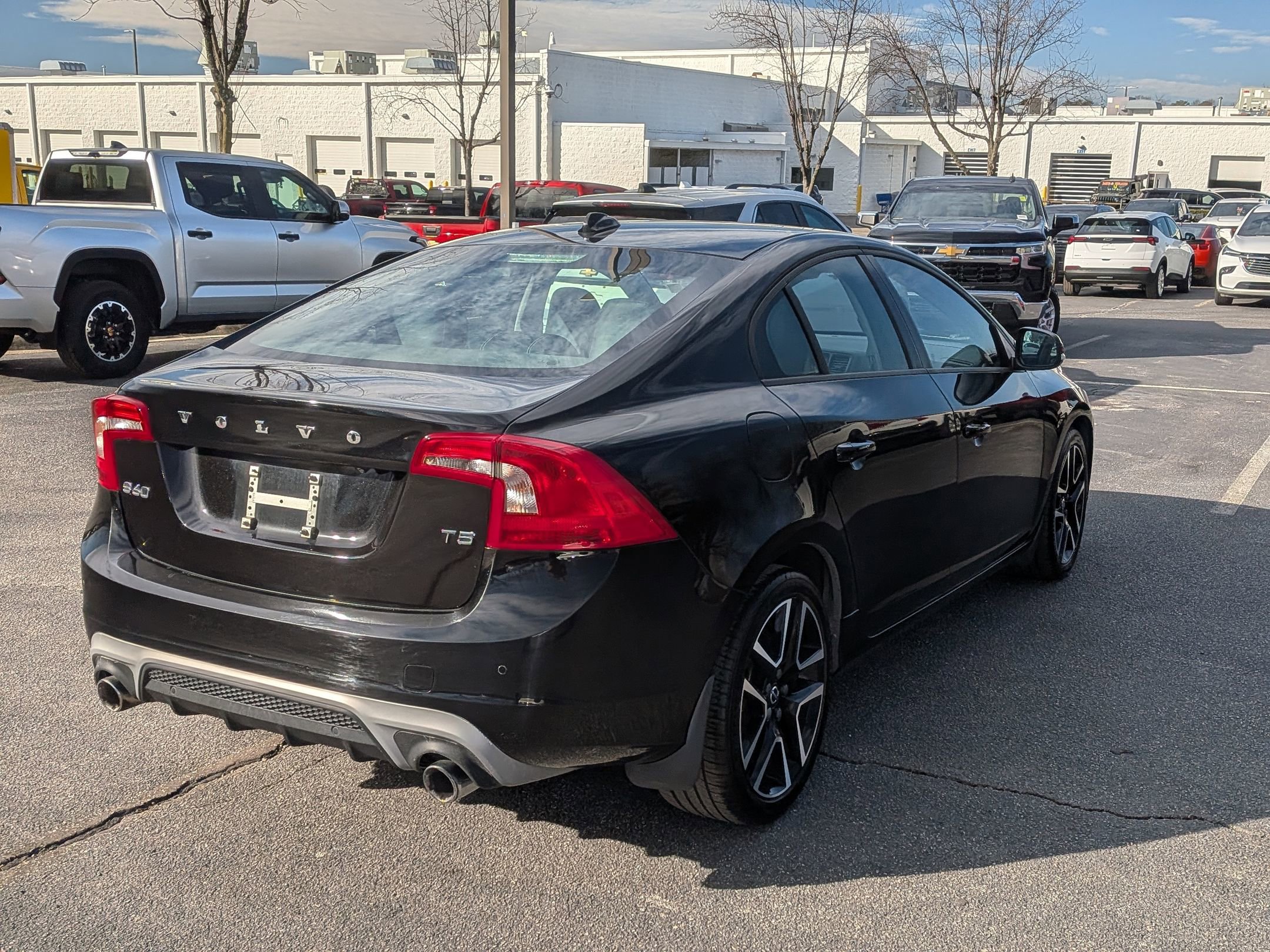 Used 2018 Volvo S60 T5 Dynamic w/ Vision Package image 9