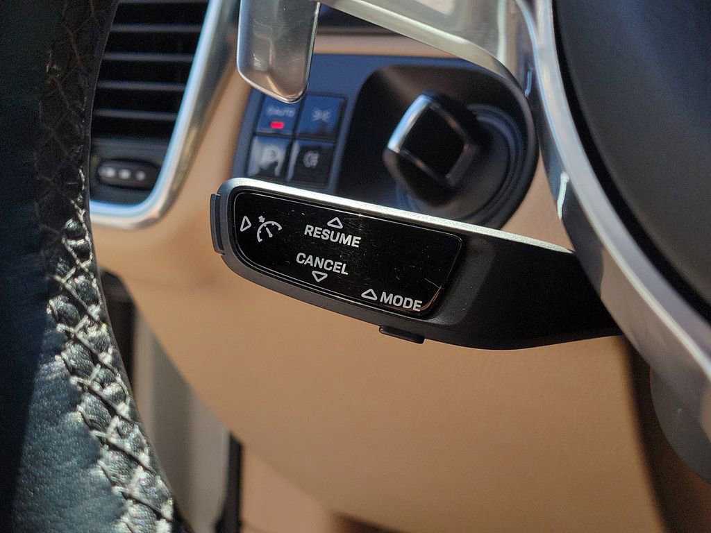 Certified 2020 Porsche Cayenne AWD/4WD image 38