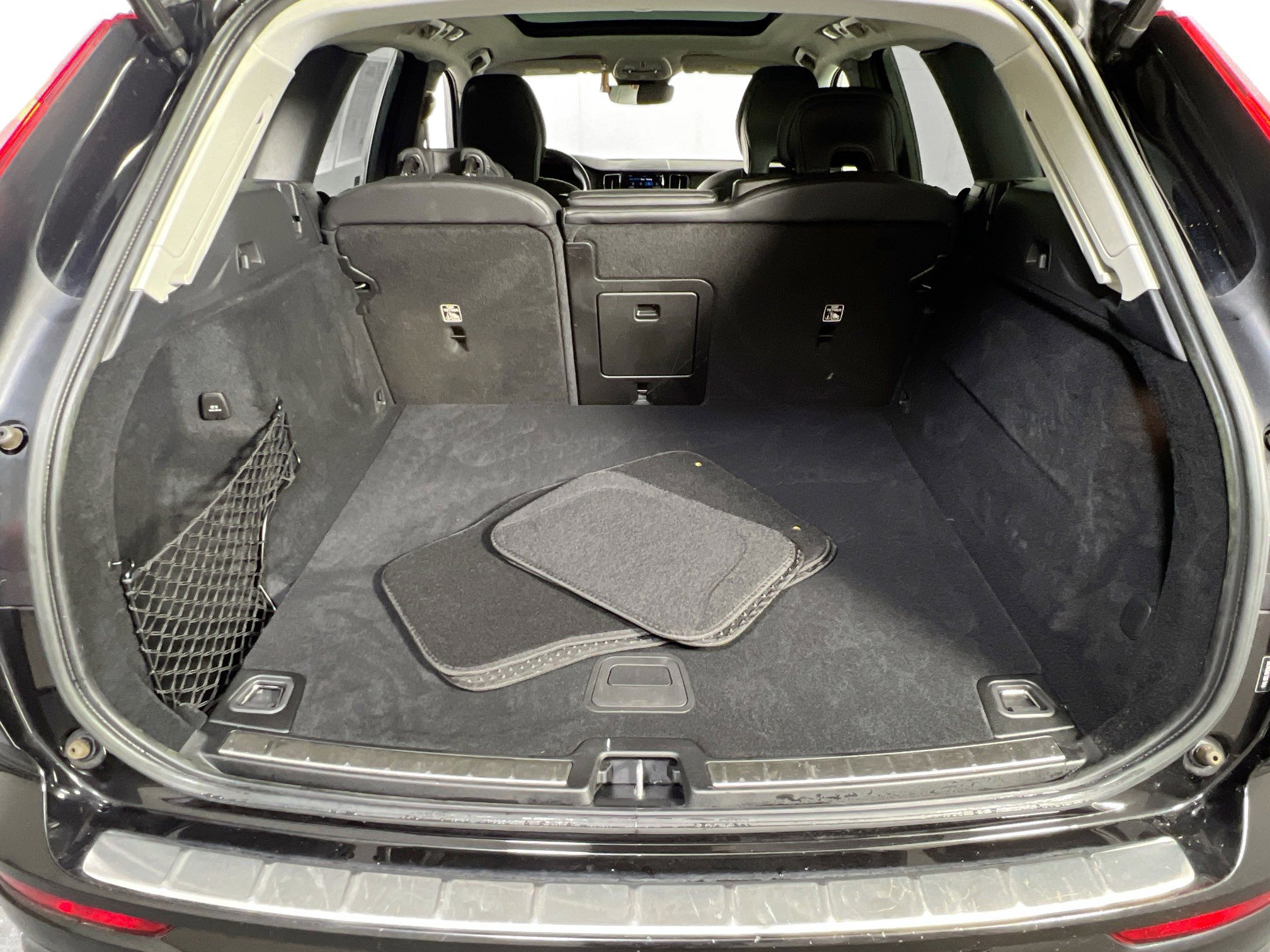 Used 2022 Volvo XC60 B5 Inscription w/ Advanced Package FWD image 26