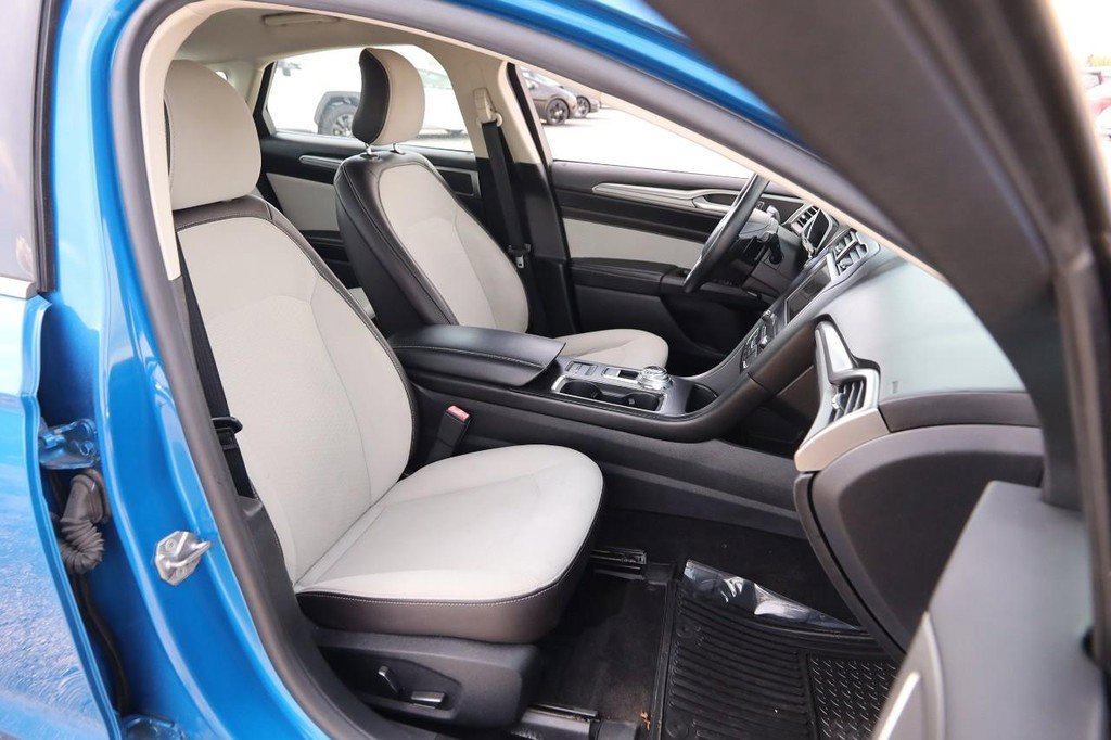 Used 2019 Ford Fusion SE w/ Equipment Group 151A image 25