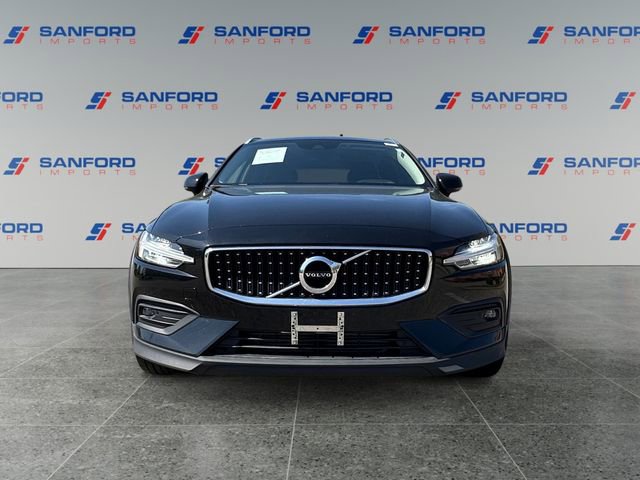 Used 2021 Volvo V60 T5 Cross Country AWD/4WD image 8