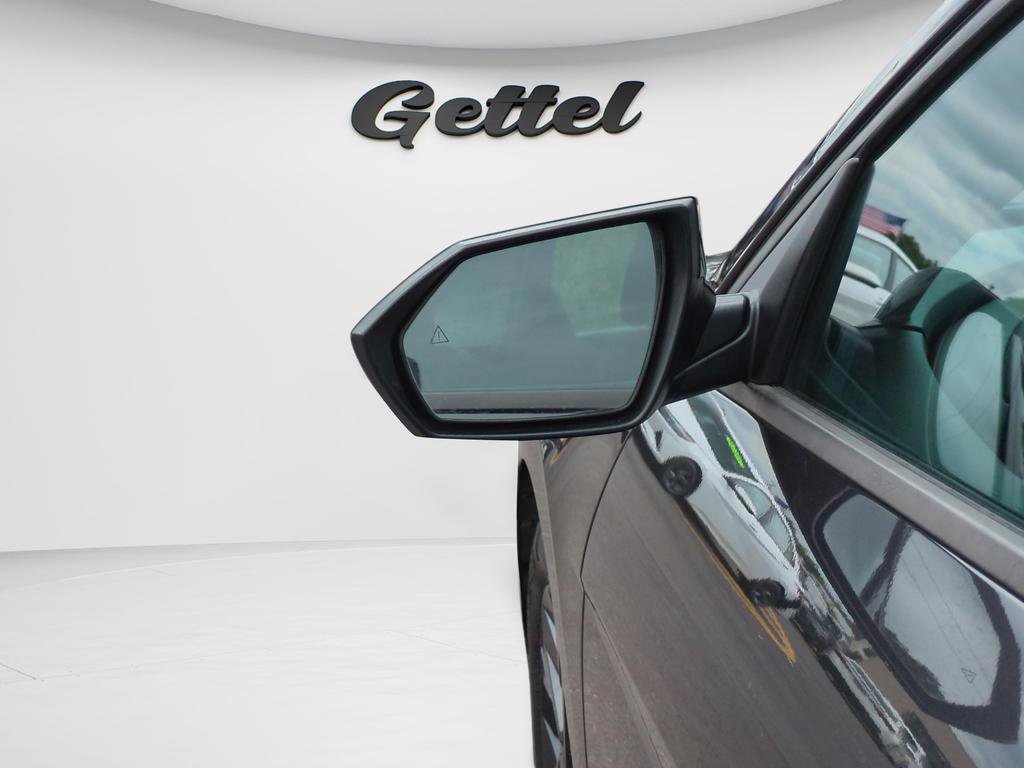 Used 2022 Hyundai Elantra SEL FWD image 21