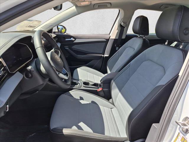 New 2027 Volkswagen Jetta SE FWD image 4